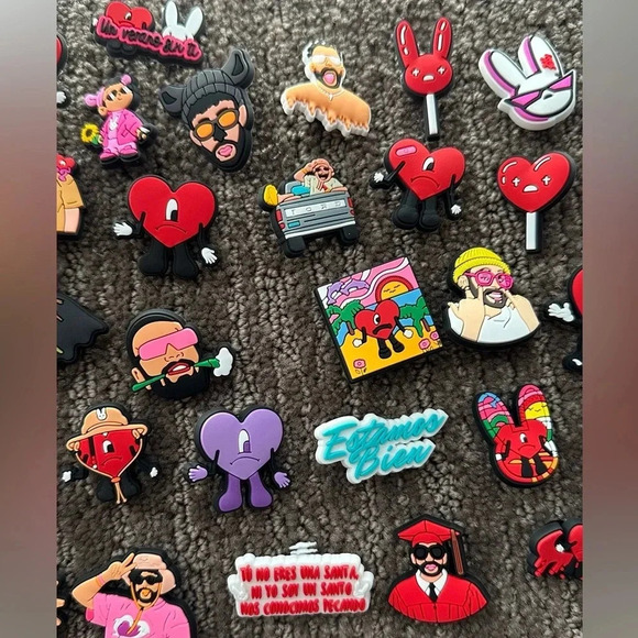 48 BAD BUNNY CROC CHARM SET - Picture 3 of 4